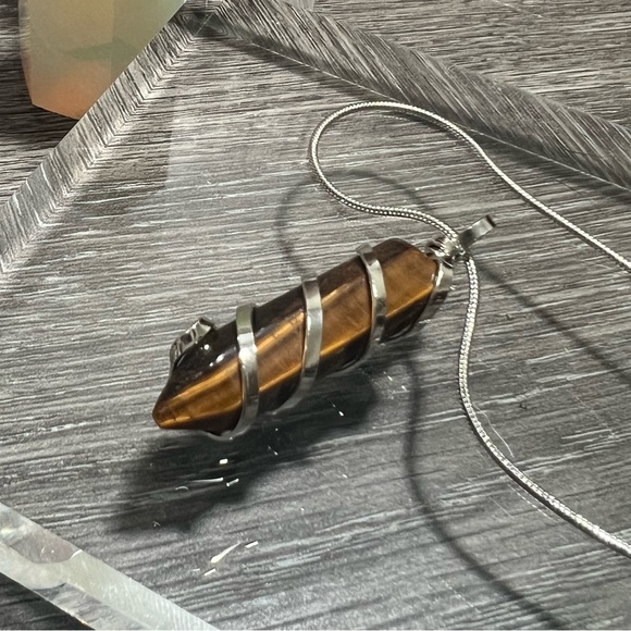 TIGER’S EYE SILVER WRAPPED BOHO PROTECTION HEALING CRYSTAL AMULET NECKLACE - Picture 4 of 4